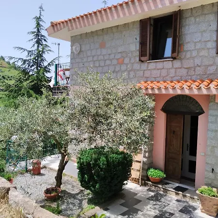 فندق مبيت وإفطار Taccu Maccu Ulassai