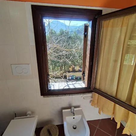 فندق مبيت وإفطار Taccu Maccu Ulassai